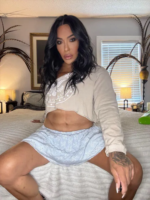 If I let you suck my girldick, would you spit or swallow? 😝