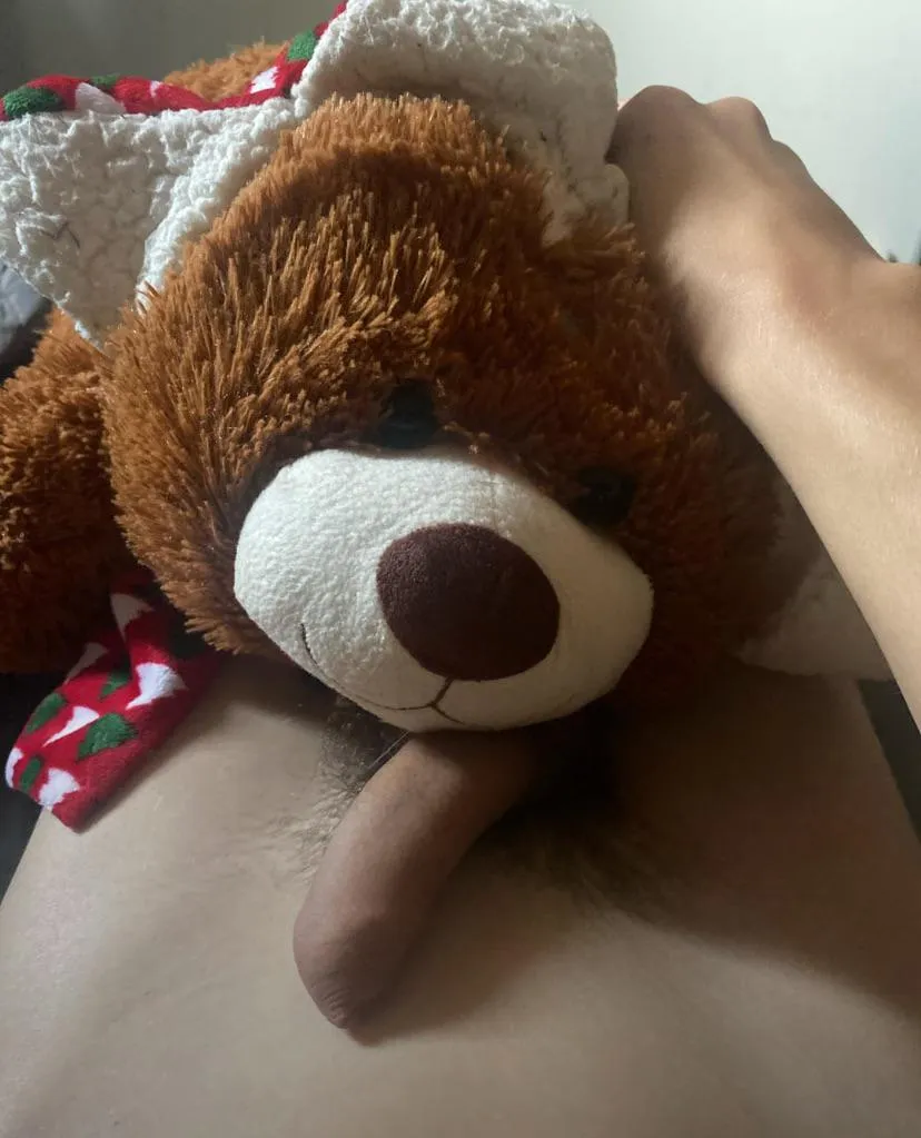 I’m bored who wanna hump with me