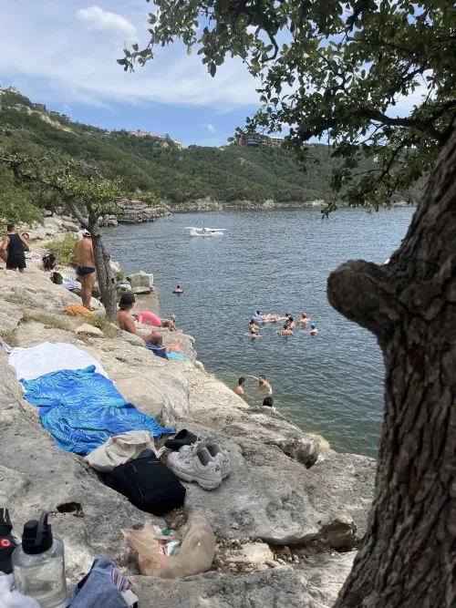 Just had a plane take off from the east end an hour ago