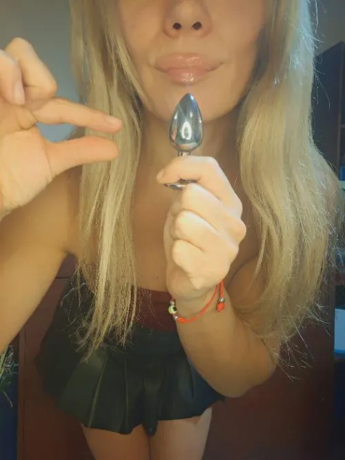 Less than 3 inches flaccid? My God! React if you admit it.