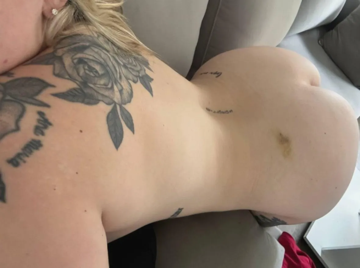 Married girl looking for some naughty fun tonight.