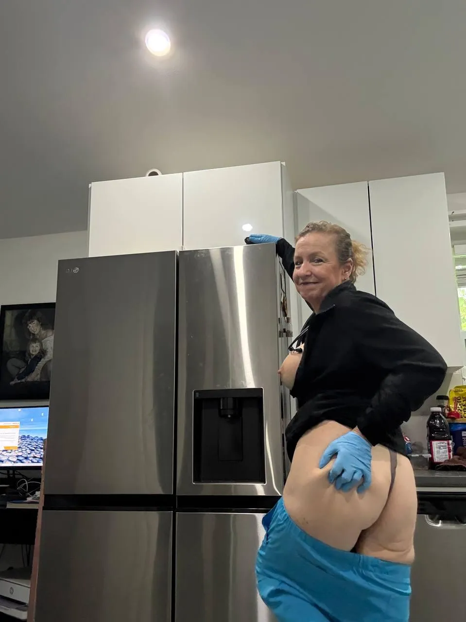 Tell me if this is a mom's ass you'd like to fuck [54]