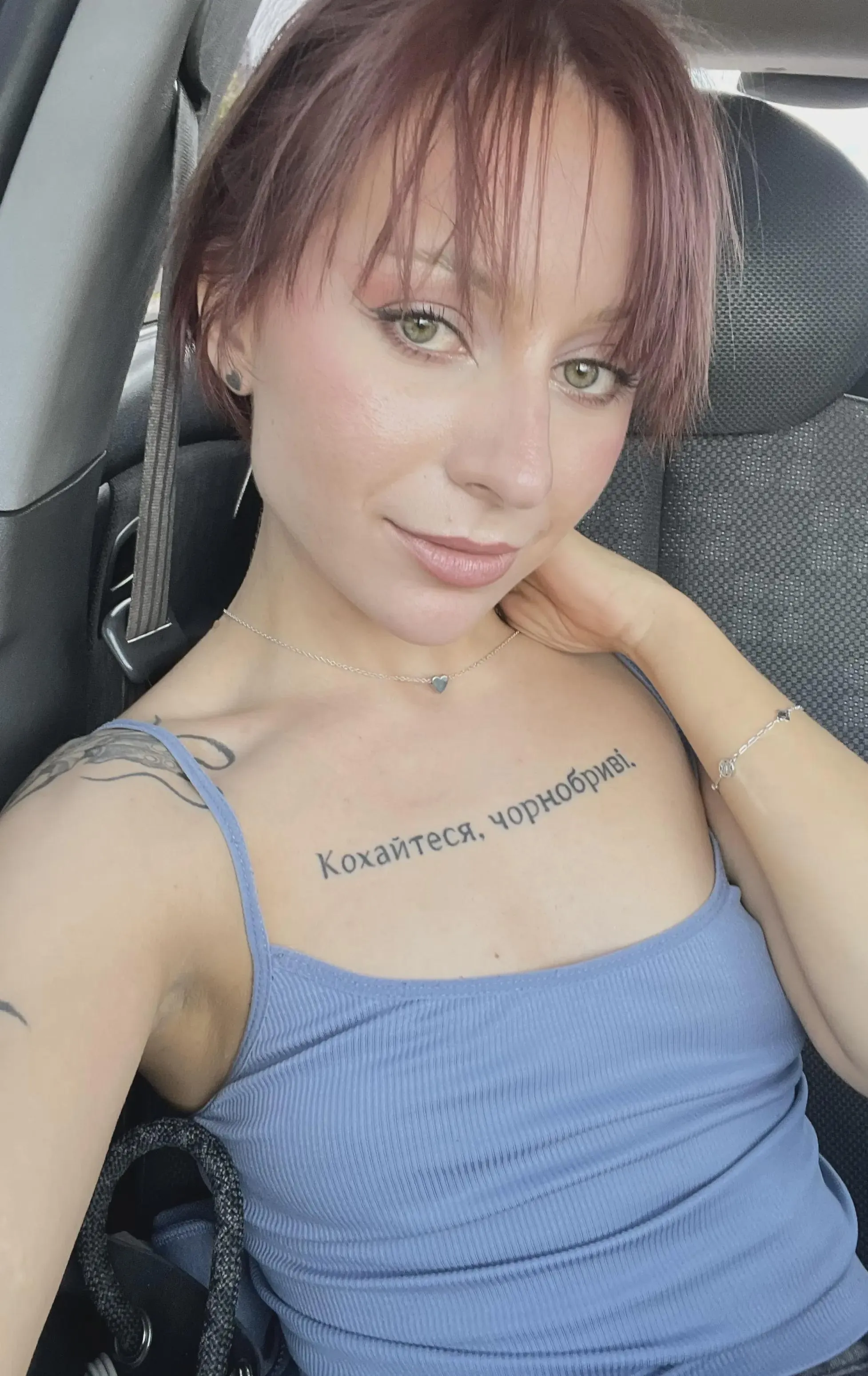 who doesnt love a car selfie