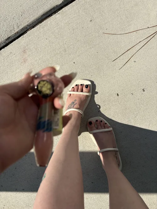 would you like to smoke with me? 🤭