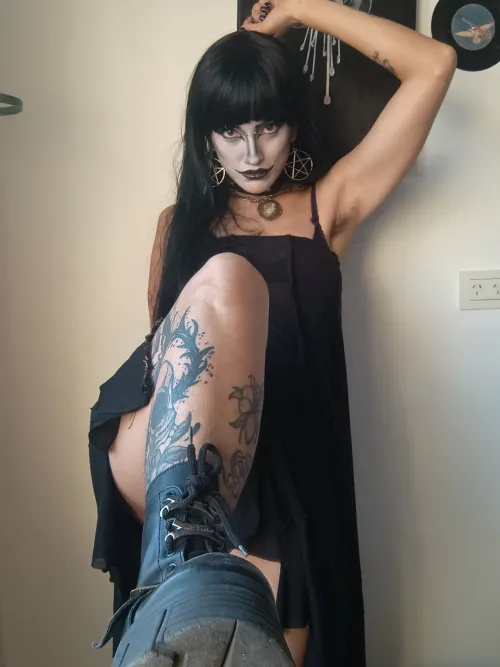 Your hairy goth girl