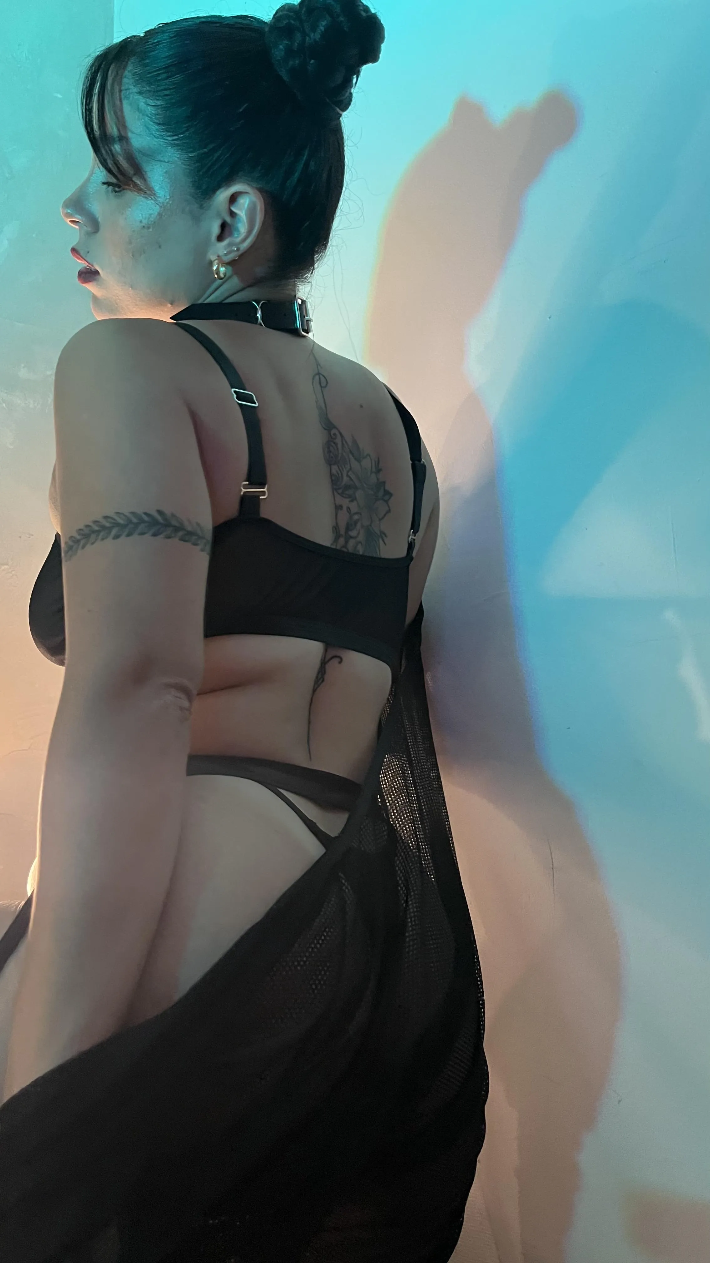 Έλα να με δεις κι από μπροστά