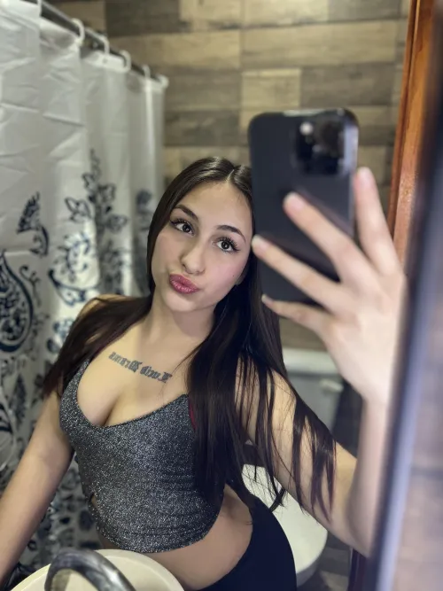 Να σου δώσω ένα φιλάκι;; Στο 