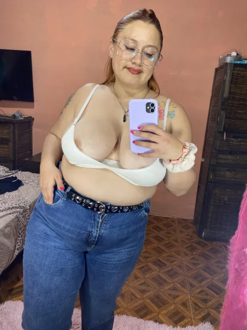 Do you like how the jeans look on me?