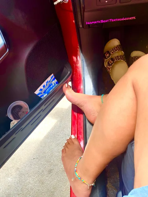 Gas station ⛽️ stop-my LEAST favorite thing to do. 🙄