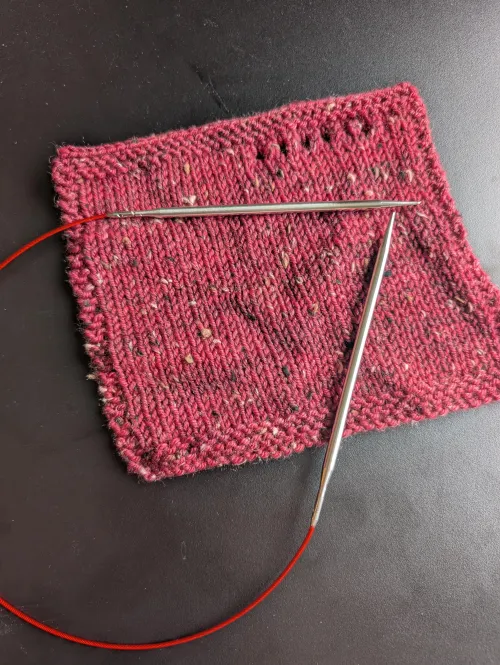 I found this little sticks and figured out you can knit with them!