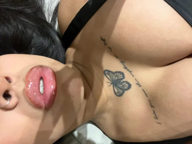 Wanna fuck my lips
