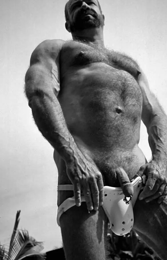 Anybody know where I could find a cup like this? Legit asking for a friend.