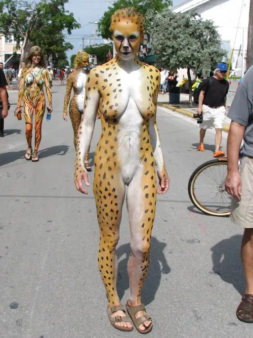 Body Painting in Public #9🖌️🎨