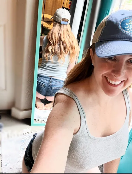 Daisy Dukes are so cute on a ginger