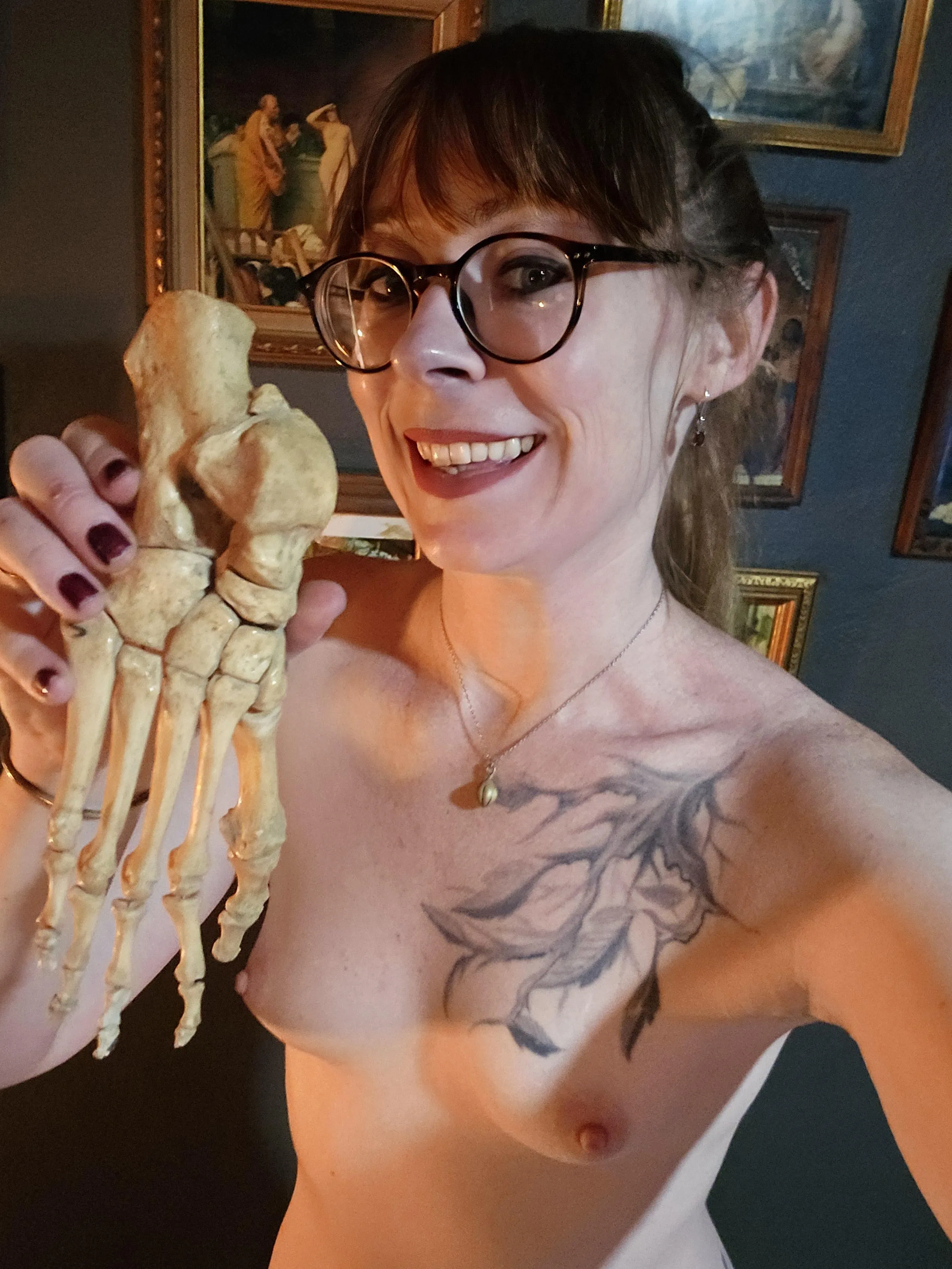 Humans have 26 bones in each foot that are classified into three groups – tarsals, metatarsals, and phalanges.