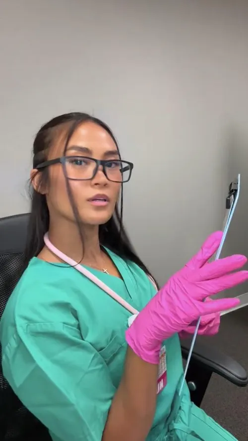 I can teach you anything you want 👩‍⚕️