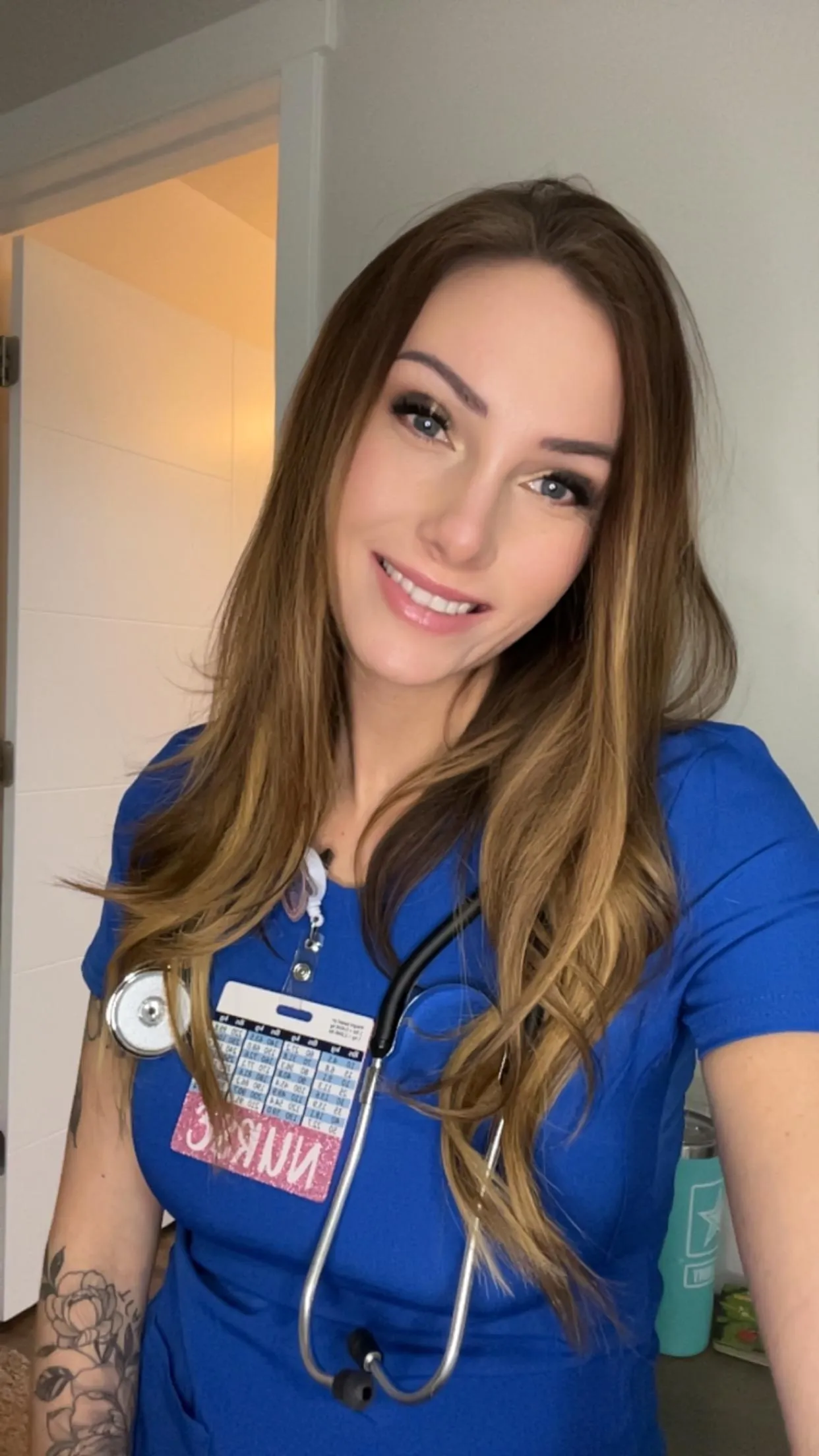 I love sending nudes to married men 😈sexting any volunteers?