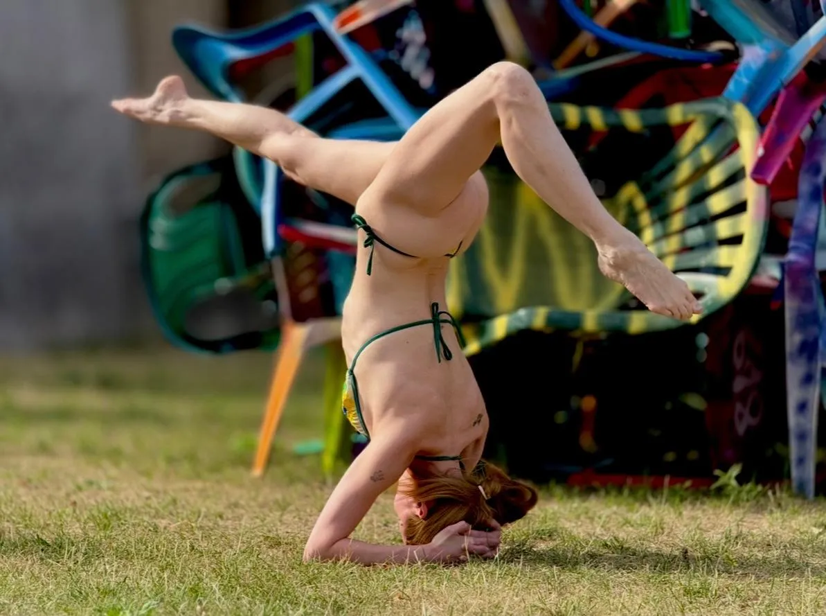 I ❤️ my Headstand Practice 🙃