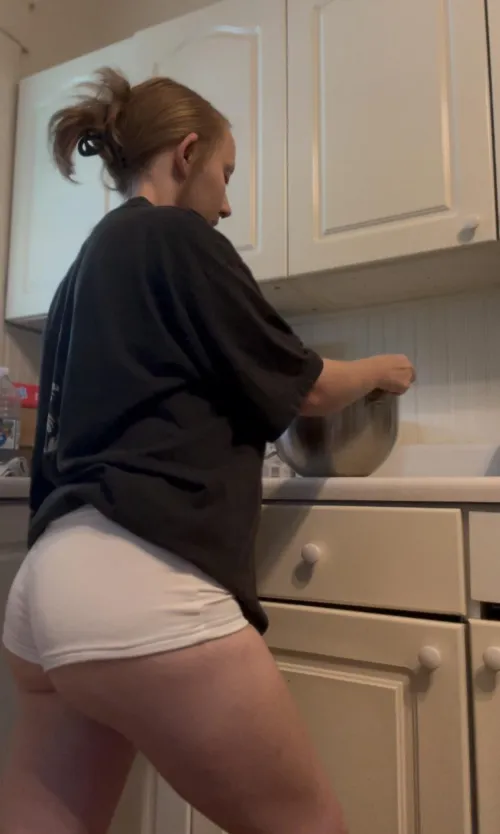 I’m making cookies for you rate me, please.