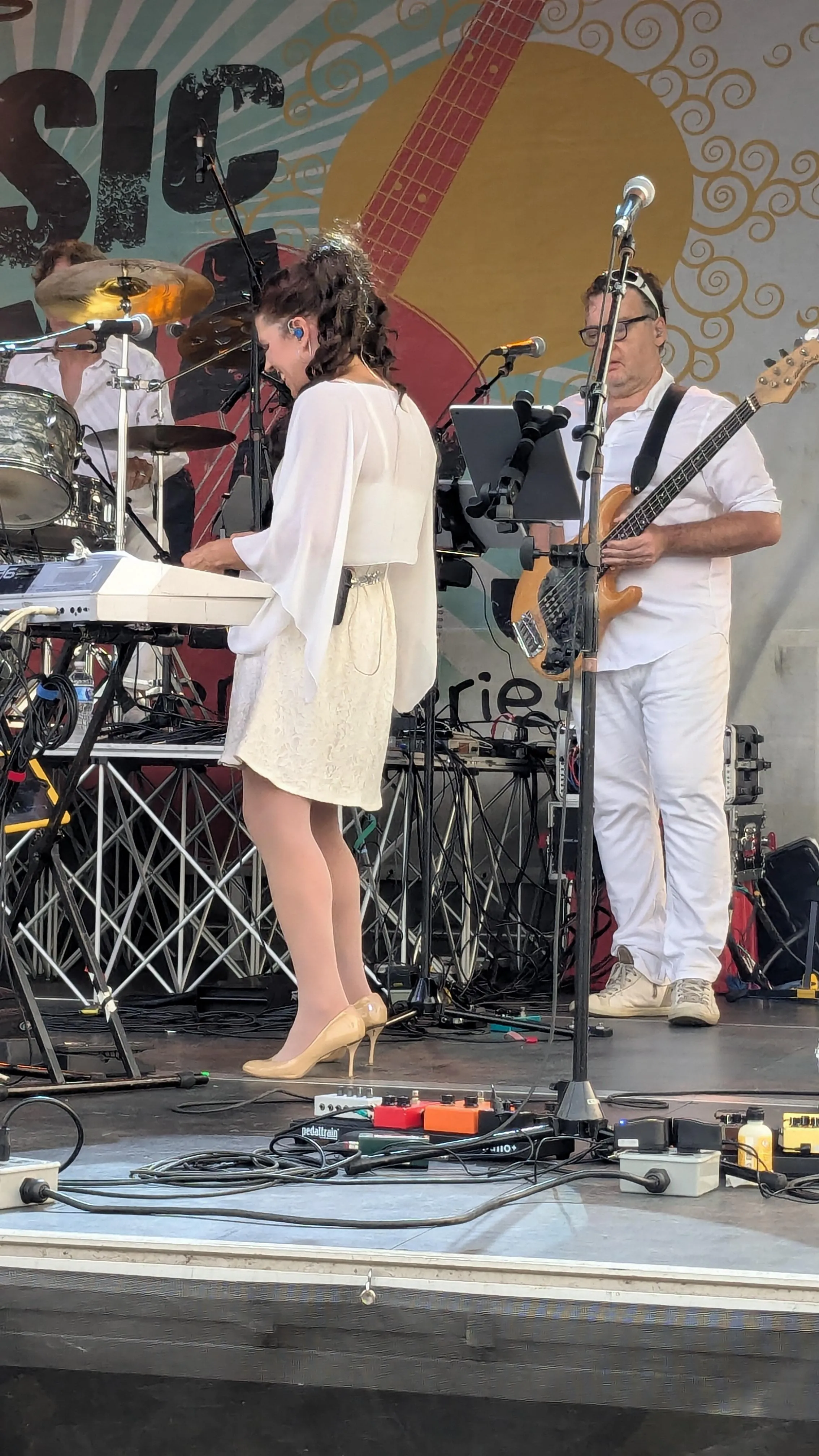 Keyboard player for Strange Magic (ELO tribute band).