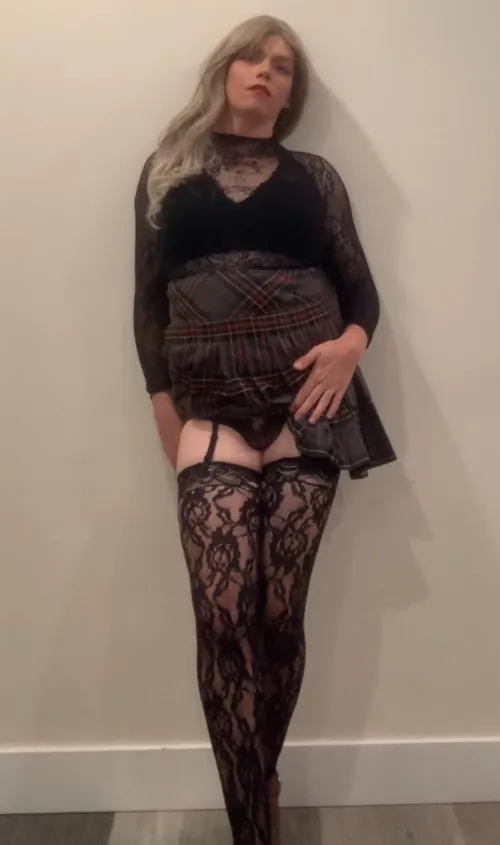 Let me be your school girl