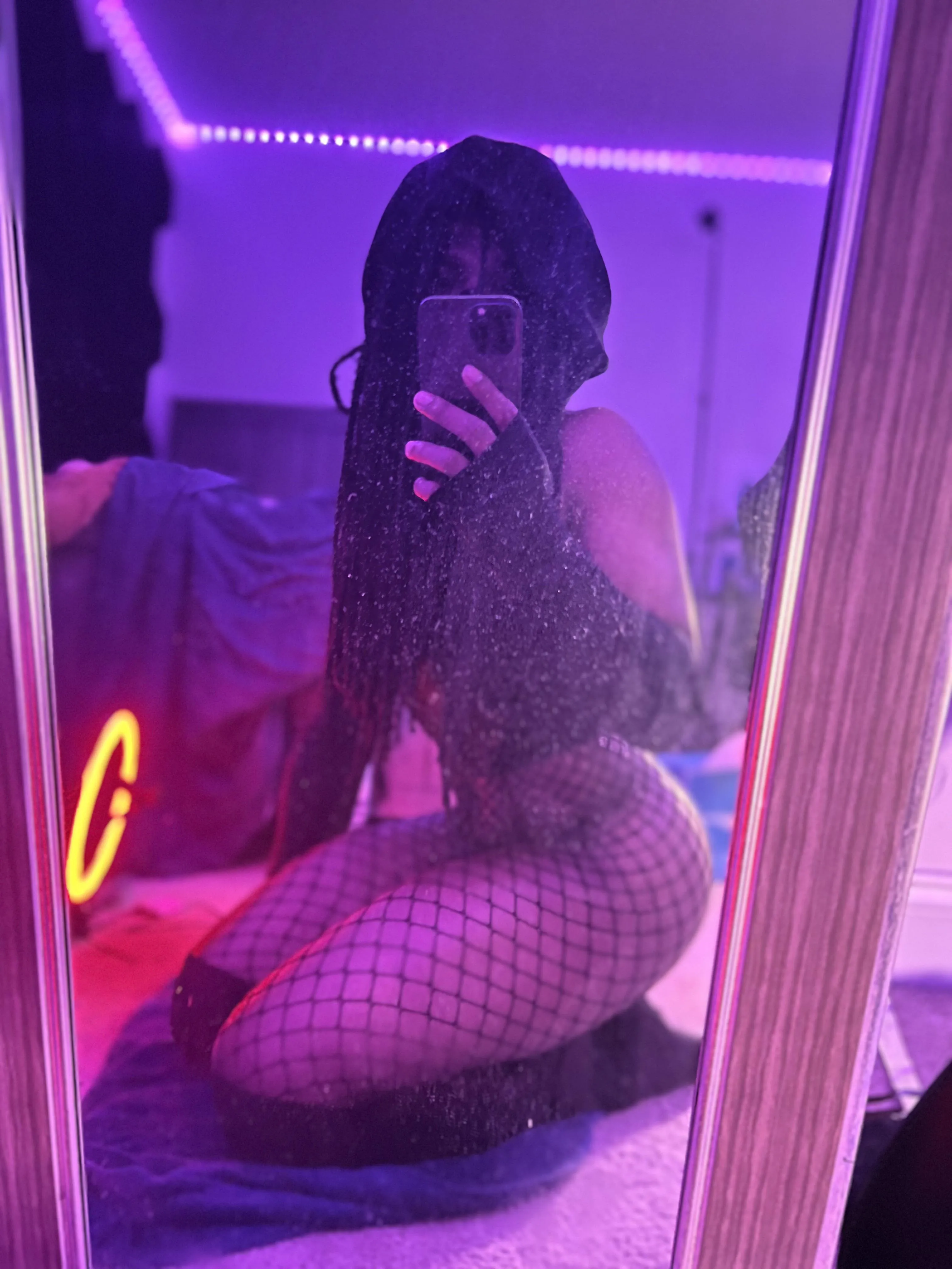 need someone to help clean my mirror