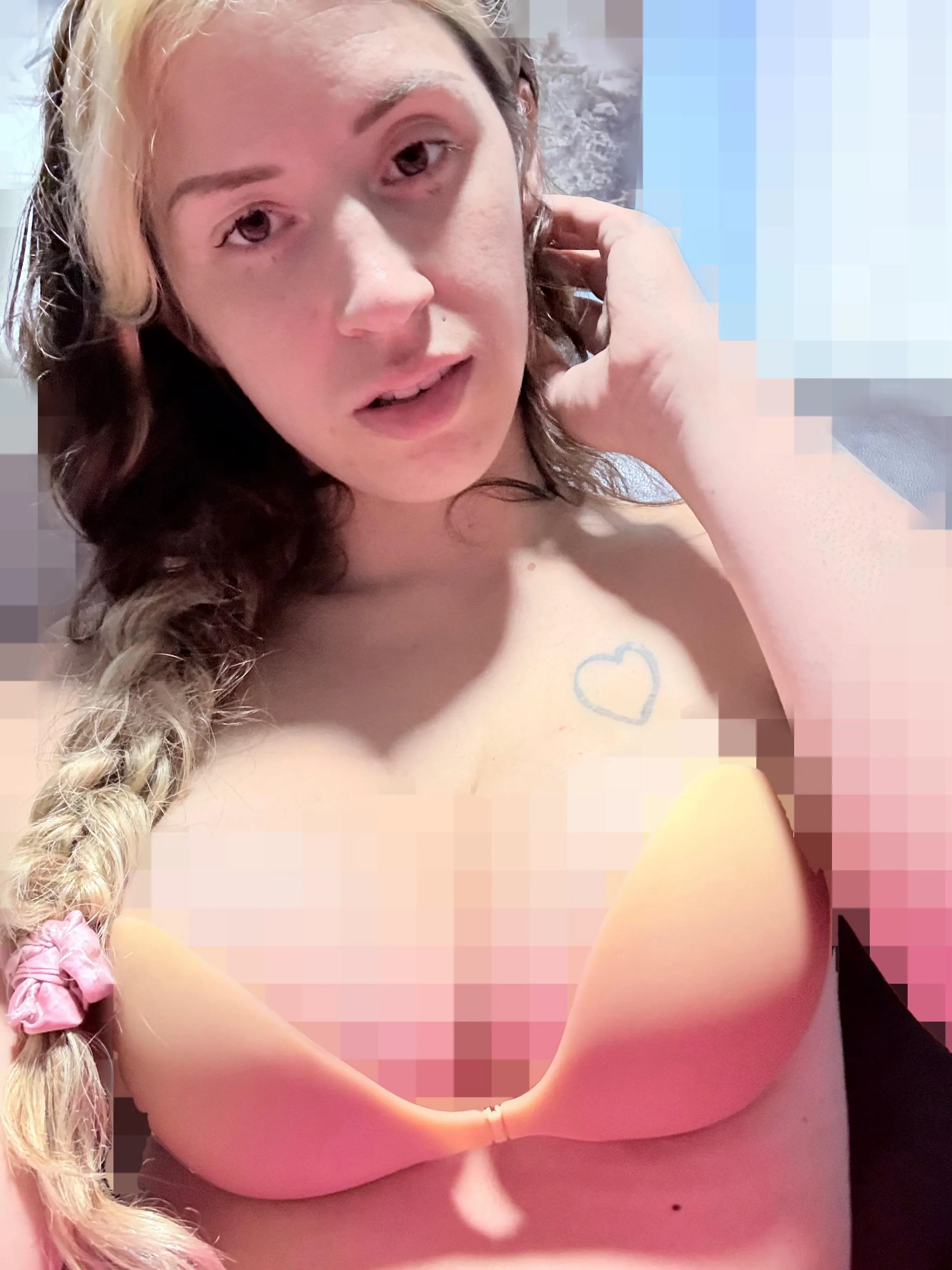 No lashes/makup and censored and you’re still ready to lose it all ;)