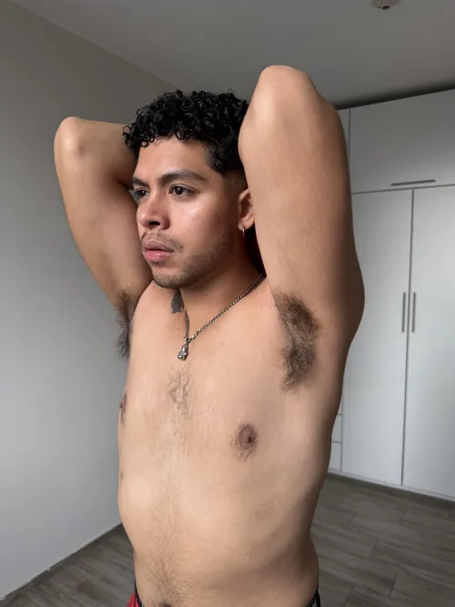 showing off my pits to my entire apartment complex