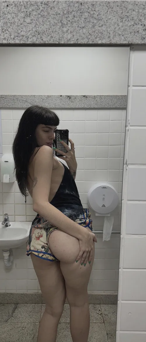 Ur fave view.. thinking how good ur hand look there