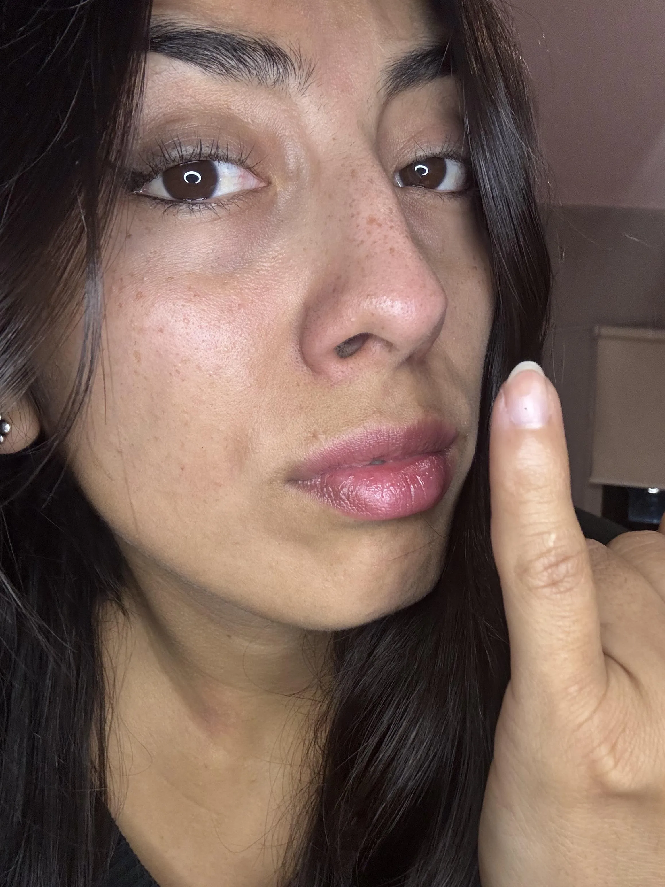 Why is soo ugly and thin! Omg