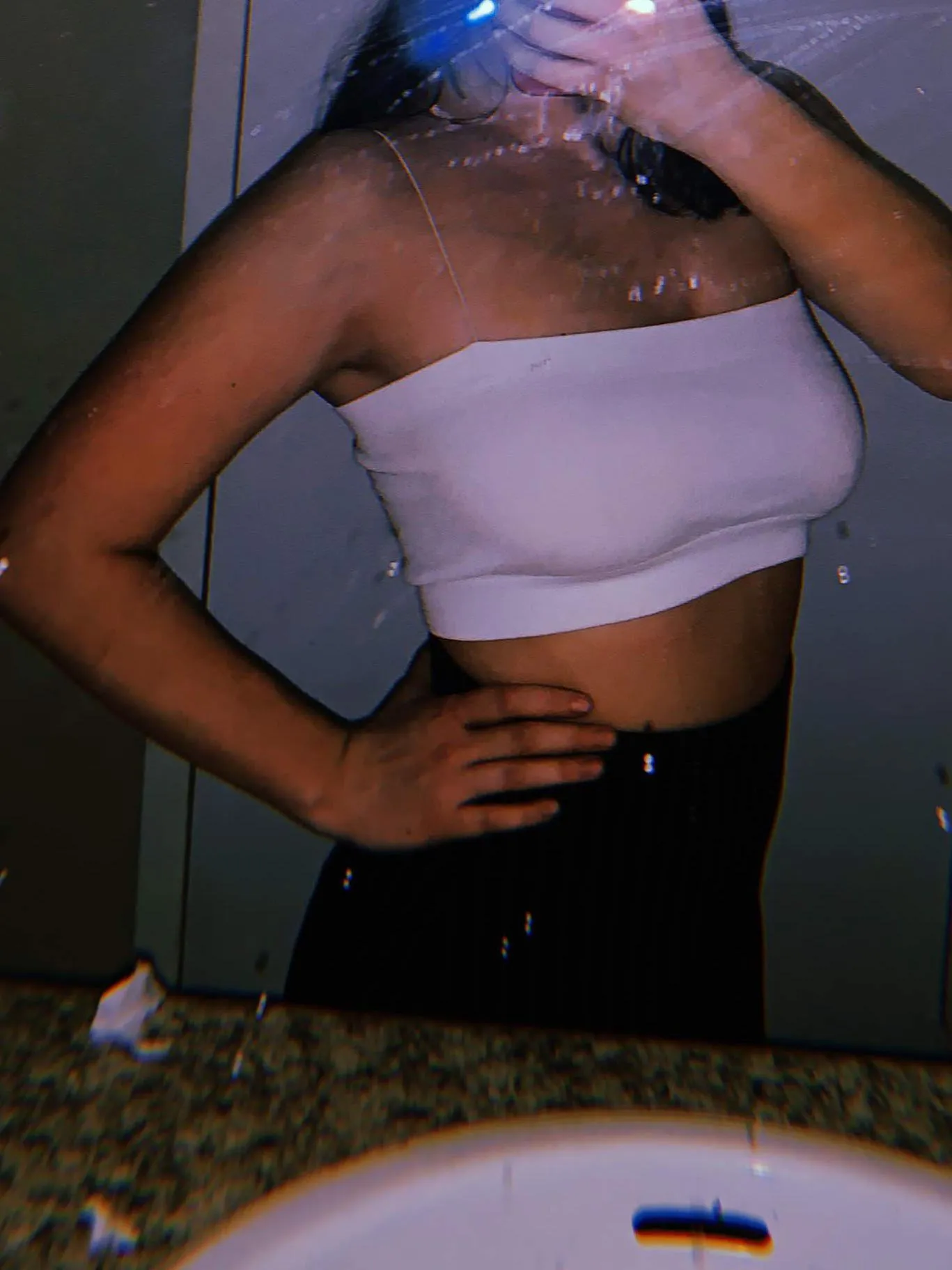 You like a girl with tan