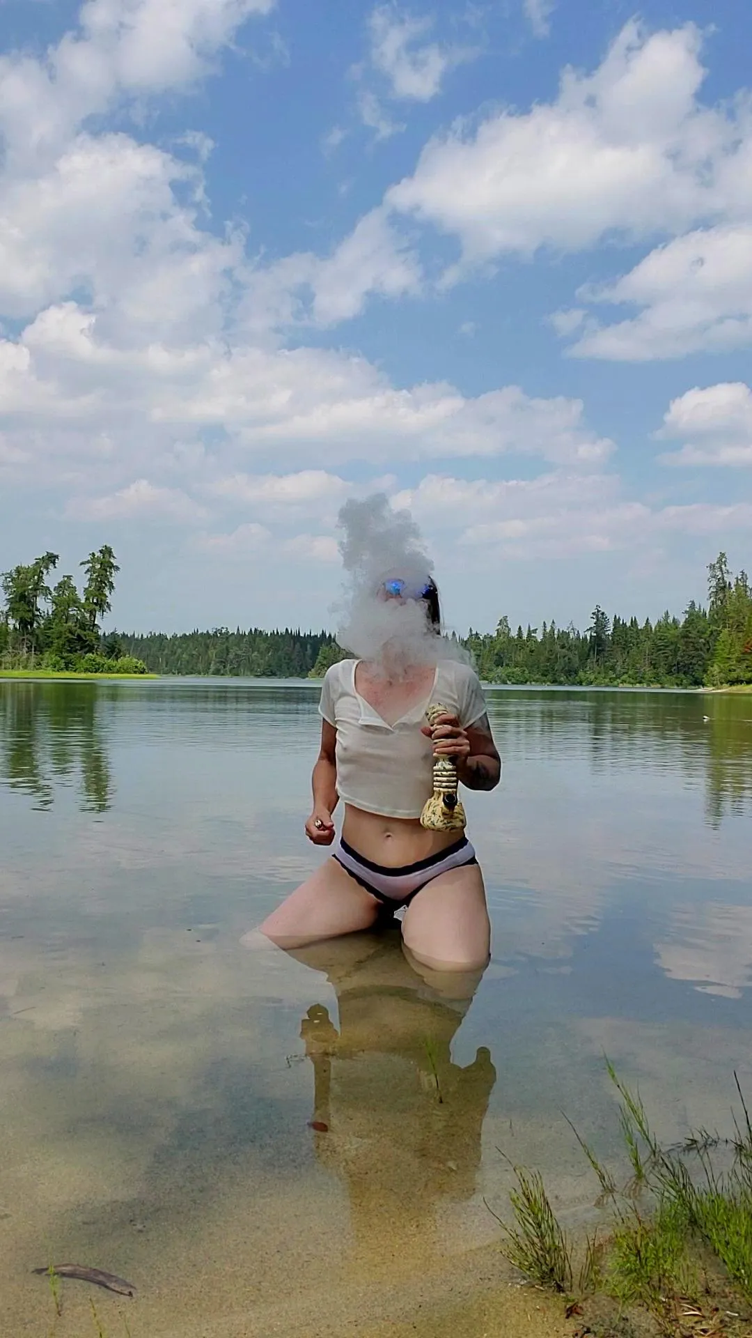 Yup I'm a stoner 👋💨💚