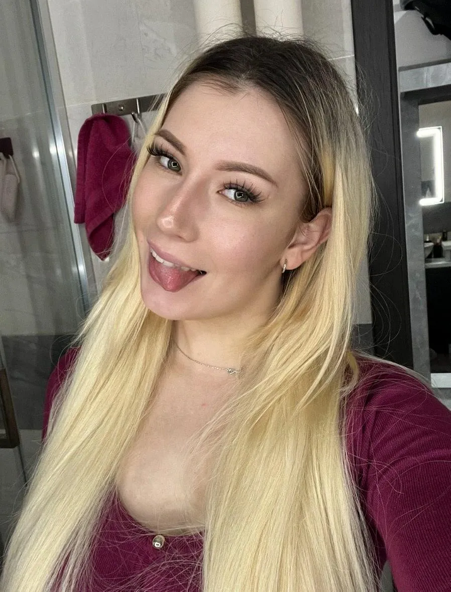 22F Im more than happy to share the night with you