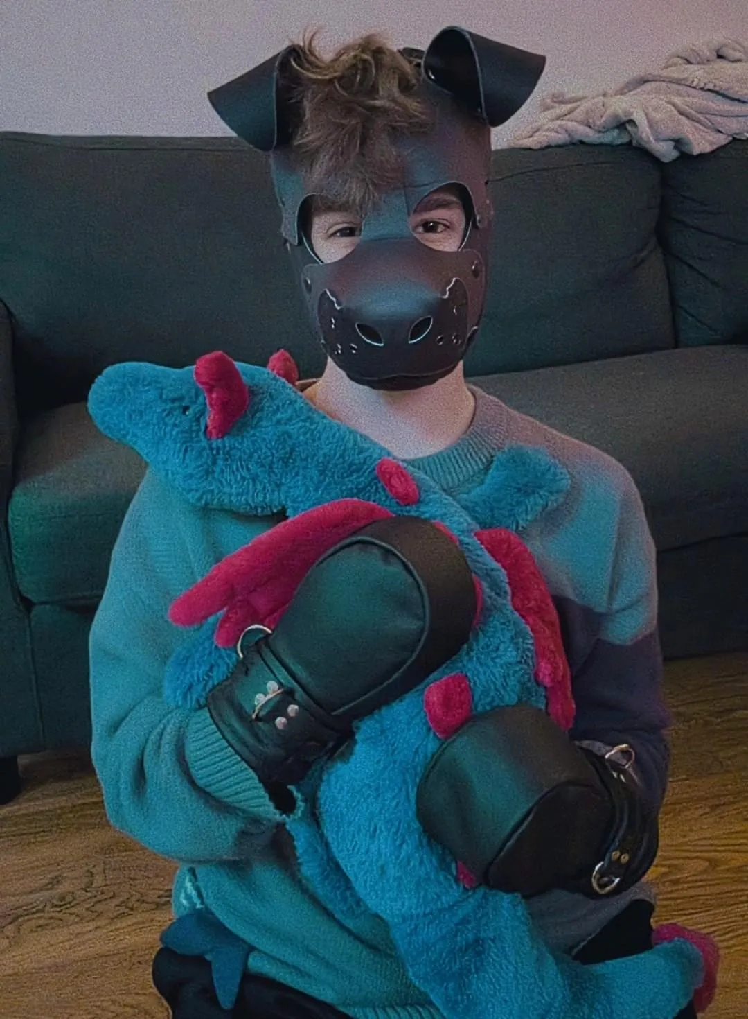 Even a puppy needs some stuffie cuddles 🐾🤍