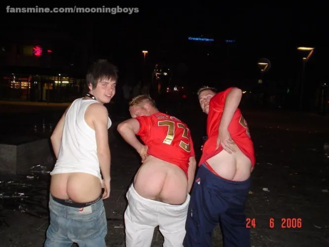Mooning after party