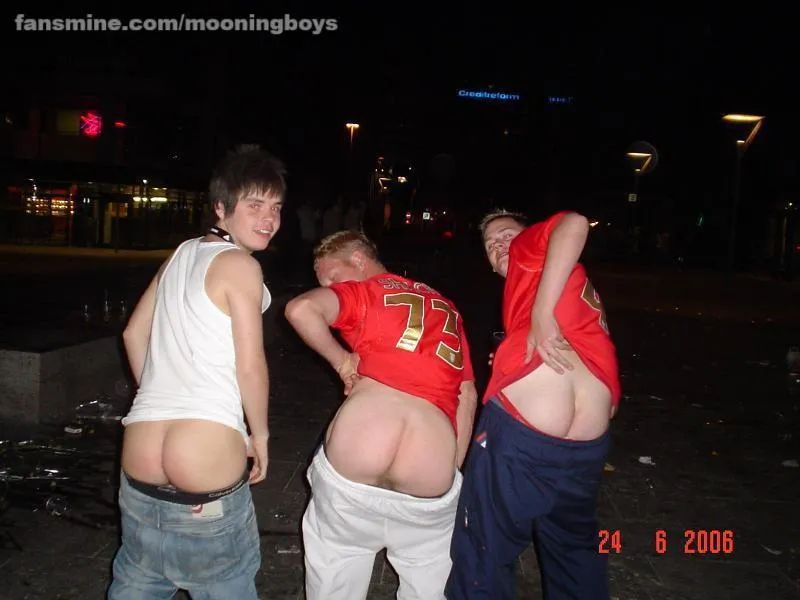 Mooning after party