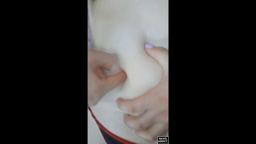 Navel Addict 125: Katlea Navel Fetish