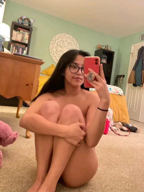 22F My Coochie is so wet rn🐱wanna slut me out tonight🫣