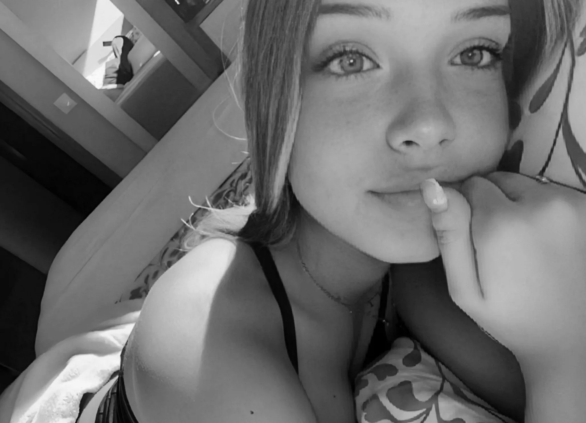 can anyone please cum inside me?