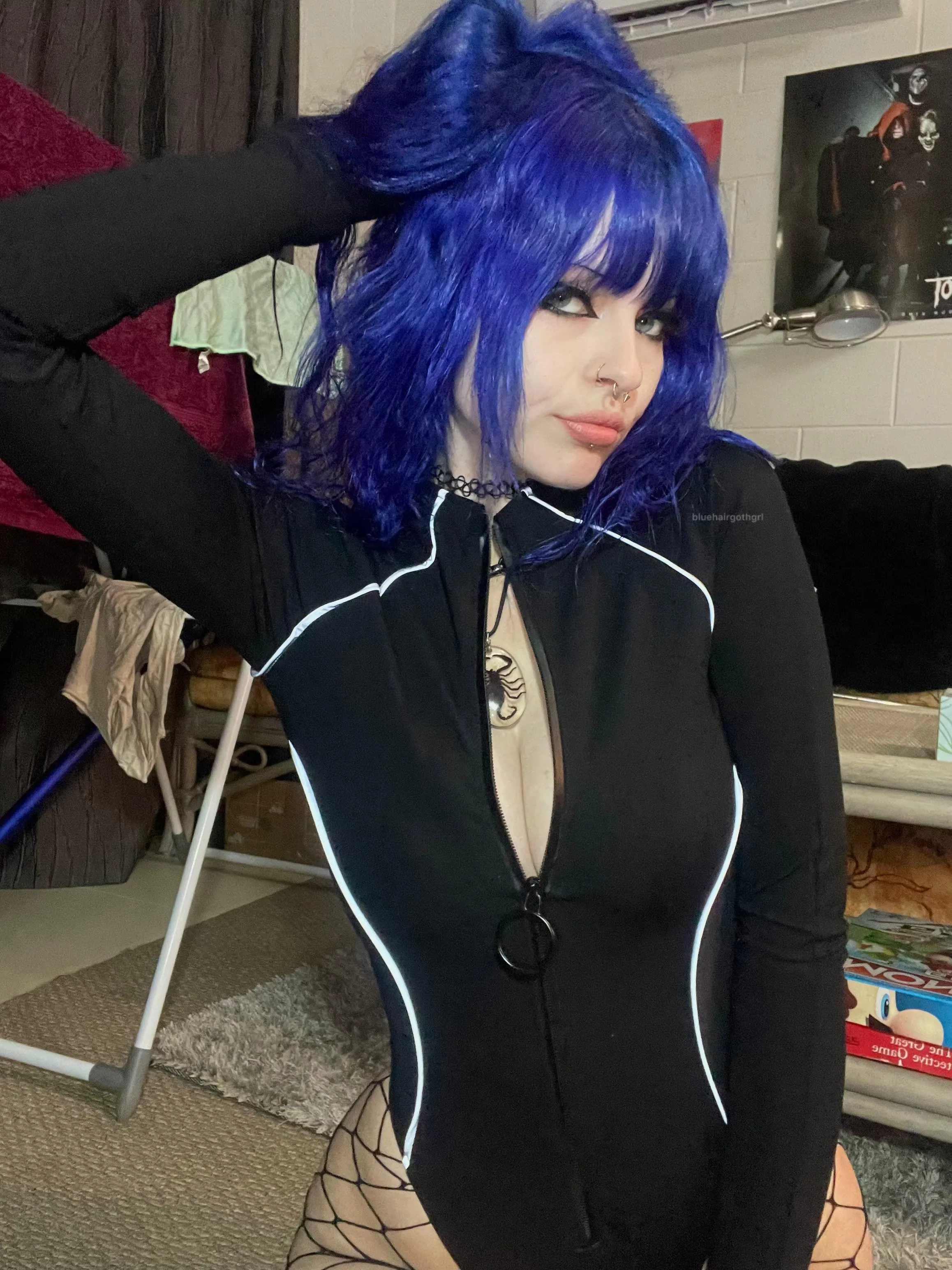 can you cum on my face and avoid getting it in my hair