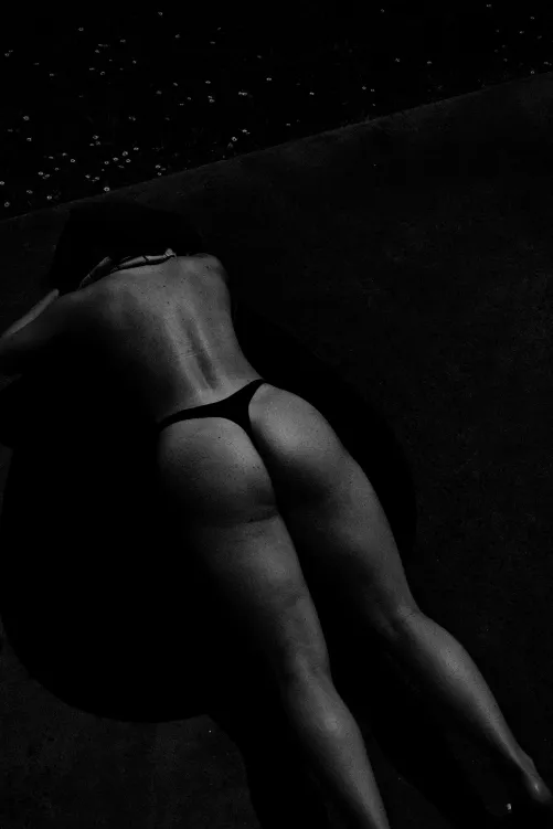 Grey tone sun rays (Nikon FM2, Tri X 400)