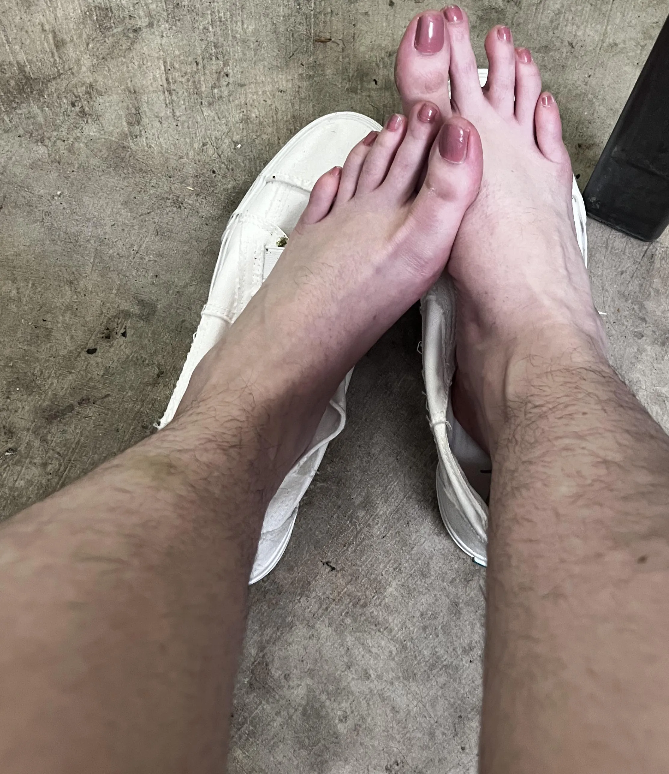 Long toes are better to grip your cock with...👀