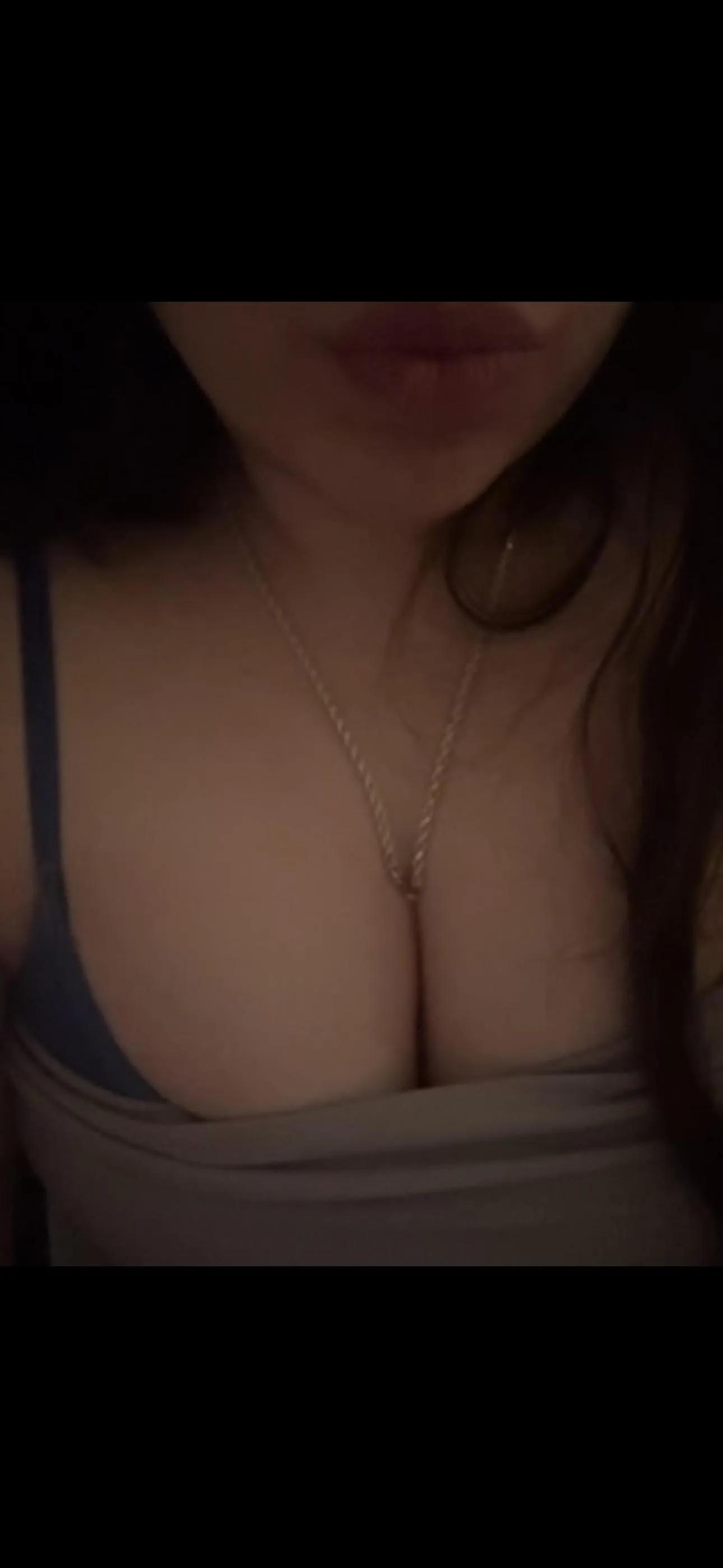 Looking for a pillow princess, serious inquiries only pleaseeee🫶🏻 I need a girlie I can hang out and smoke with😋