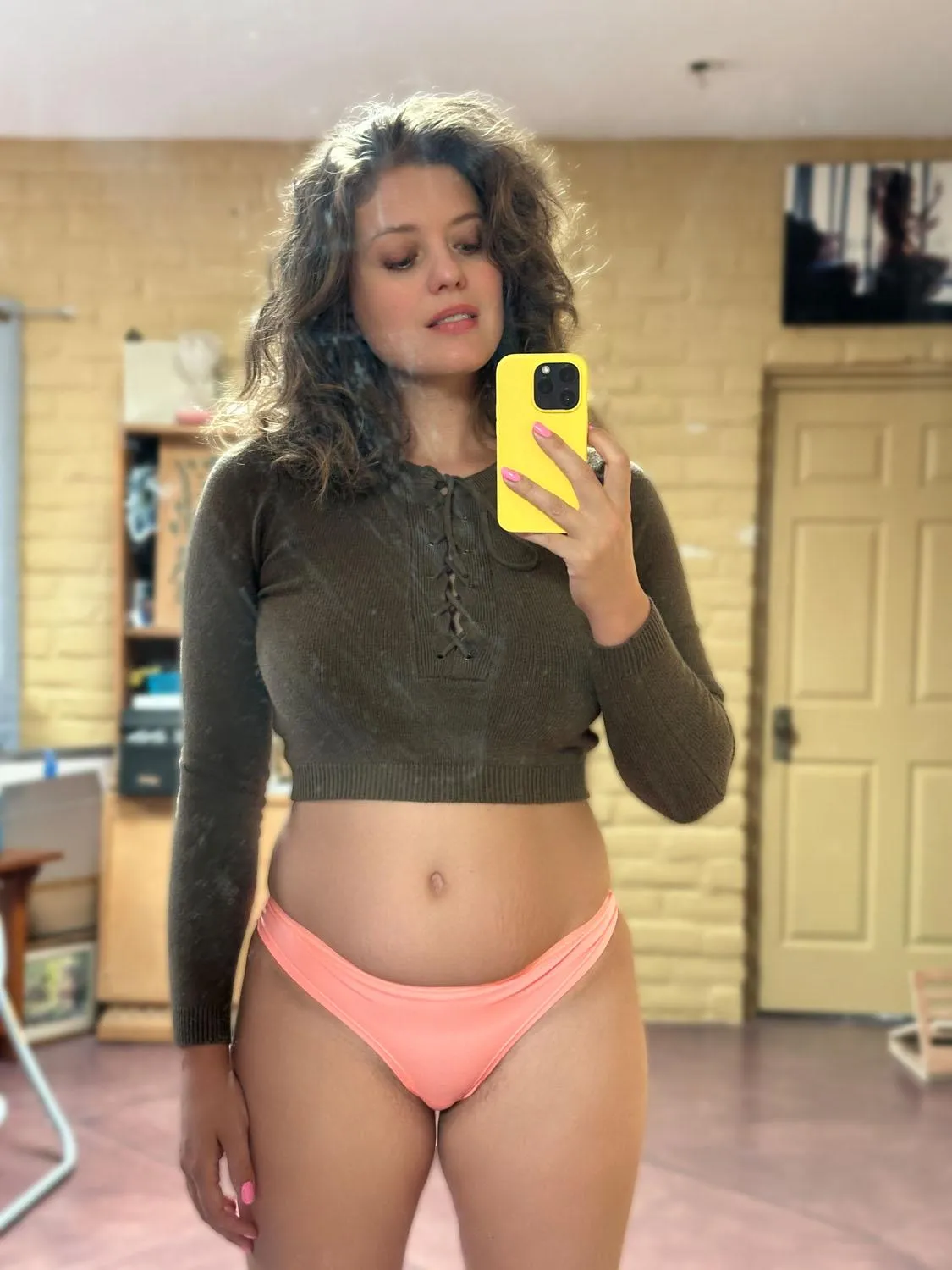 MILF selfies all day!