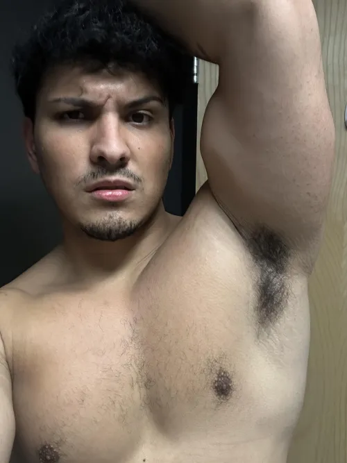 Musky post workout pits come feast 👅