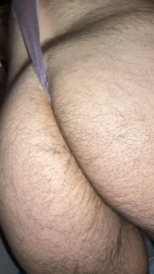 Stuck in shoulder wedgie 😩