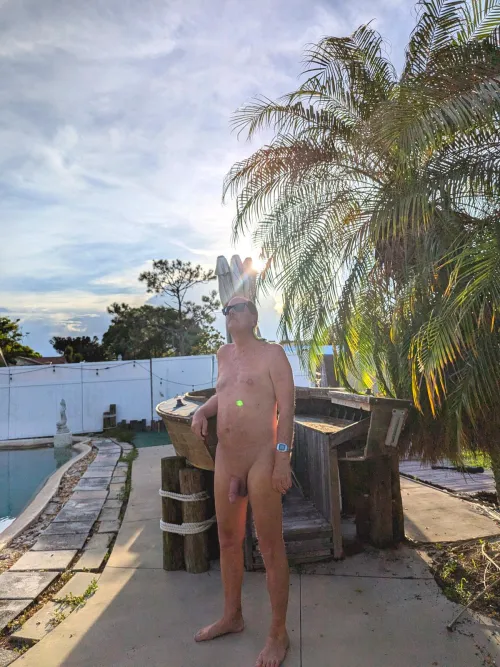 A broken sailboat for a broken sailor's dreams