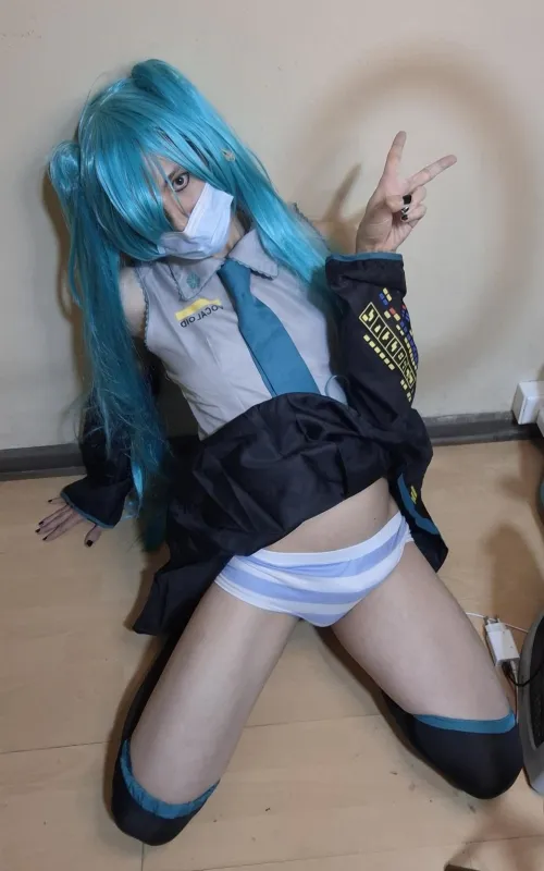 Am i still cute even with this kind of weaponry? (22)