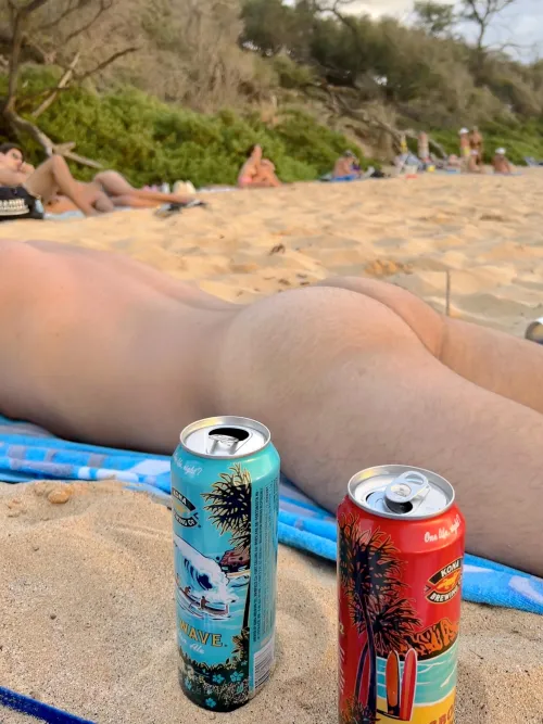 Nude beach in Hawaii