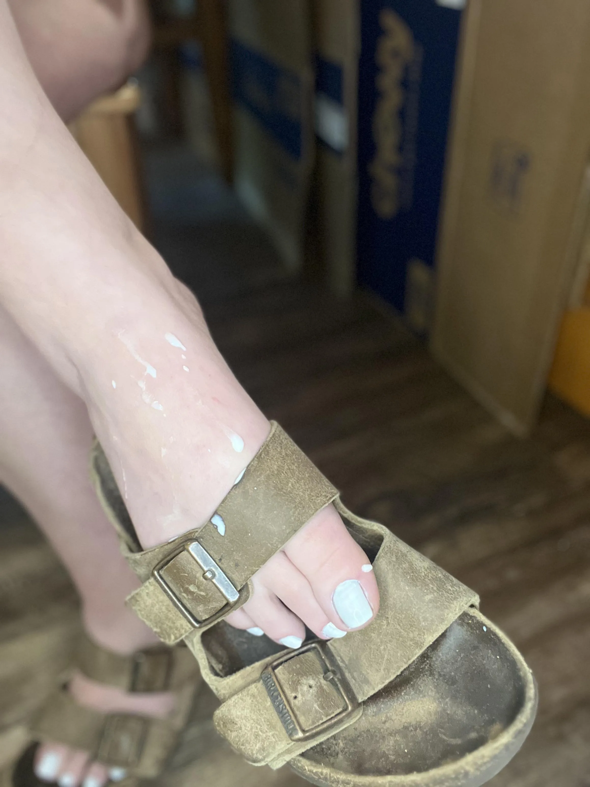 Oh no, look at how dirty I am. Clean me up?